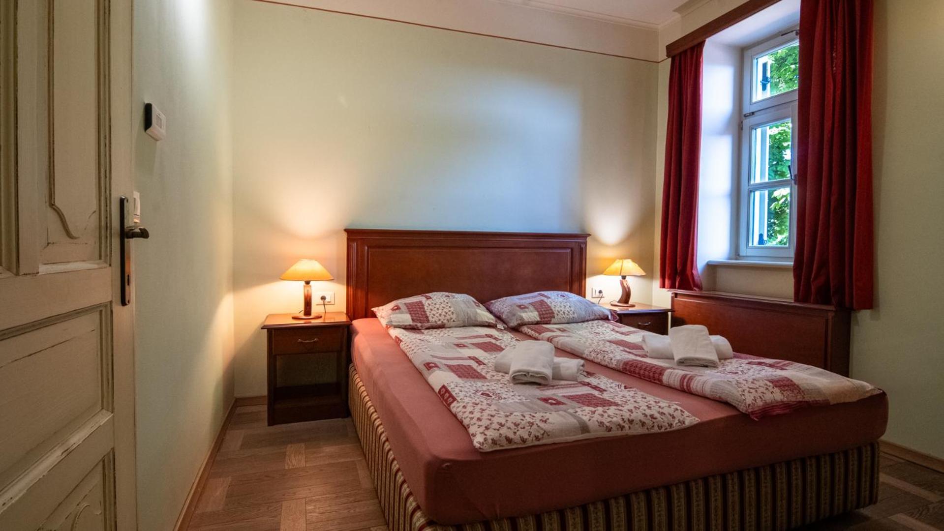 Veganfresh Hotel Medvode Exterior photo